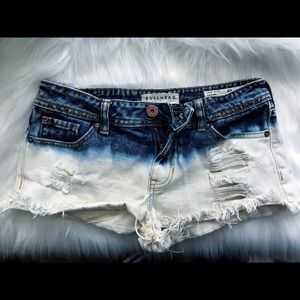 Bullhead Distressed shorts size 3